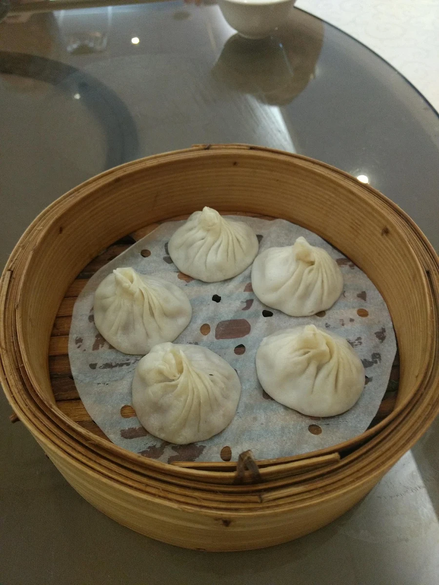 Steamed Soup Filled Dumplings with Pork 5pcs 小笼包5, Tian Xin Place